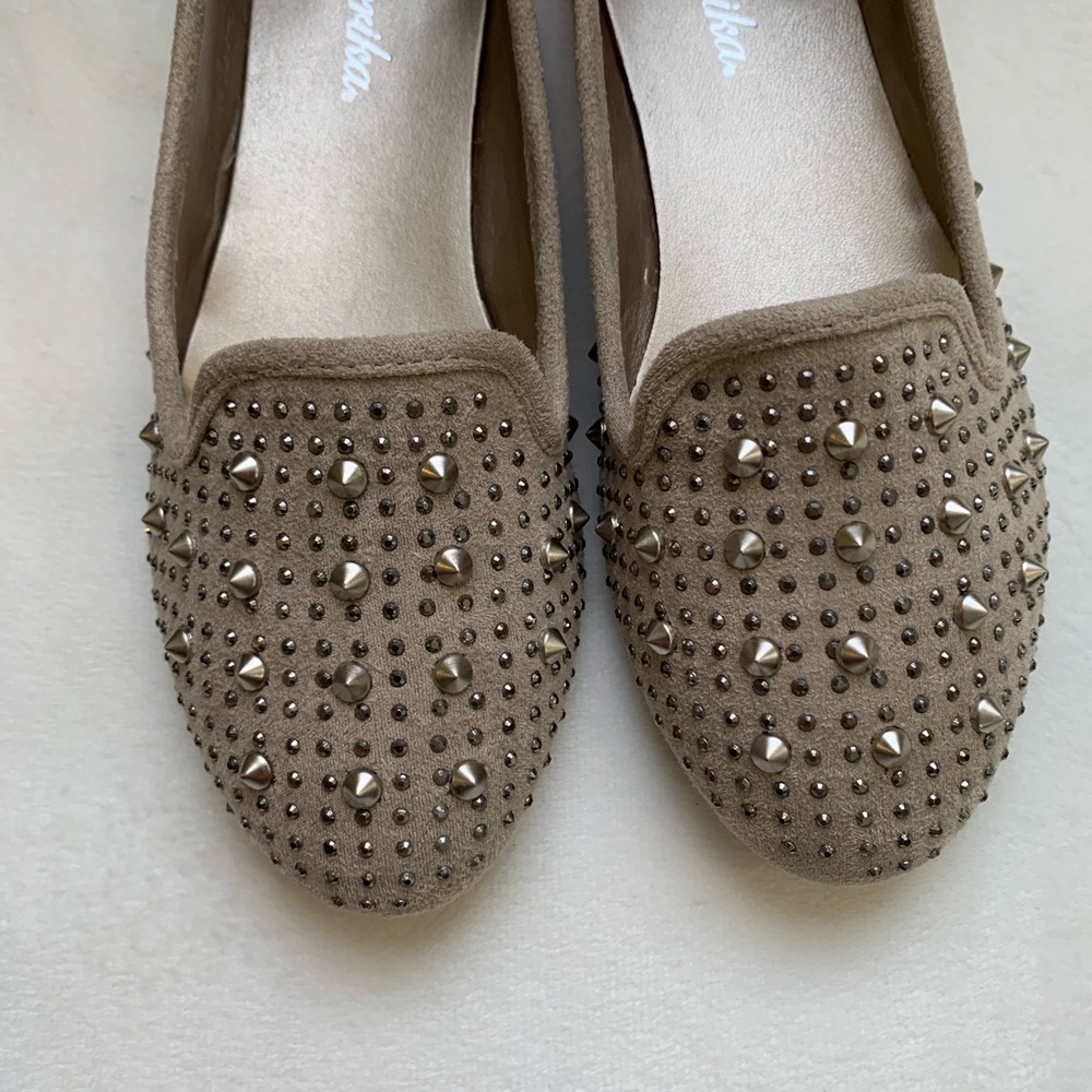 Taupe studded ladies ballet flats - Picture 2 of 6